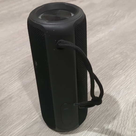 IPX7 waterproof speaker - Picture 4 of 5